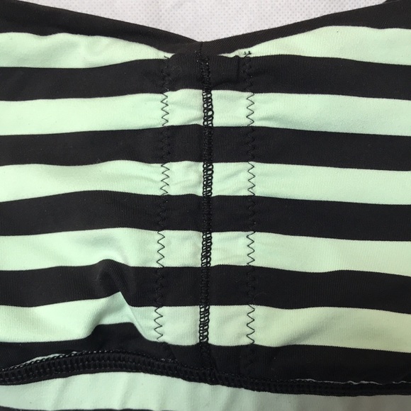 ☘️🌸Lululemon Pirouette sports bra 🌸☘️ - Picture 4 of 8